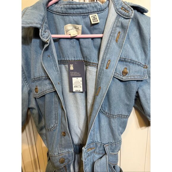 Universal Thread Women's Short Sleeve Button Front Belted Denim Romper Blue 4 NW - Picture 8 of 9
